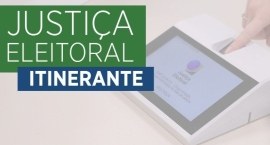 Banner da logo institucional da Justiça Eleitoral Itinerante. No lado esquerdo, sobre um fundo v...