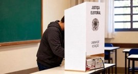 Levantamento do TSE detalha os votos computados e o encerramento das seções eleitorais após as 1...