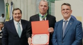 A imagem mostra, respectivamente, O presidente do TRE-RJ, desembargador Peterson Barroso Simão, ...