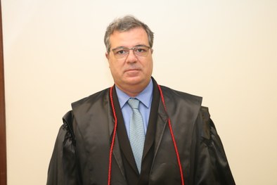 Currículo do Juiz de Direito ANDRE CORTES VIEIRA LOPES Currículo do Juiz de Direito ANDRE CORTES VIEIRA LOPES