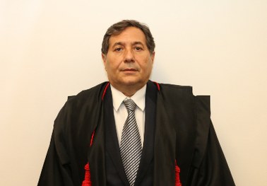 Desembargador Peterson Barroso Simão