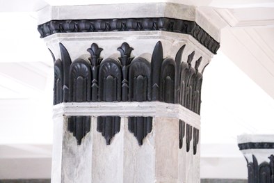 Detalhe de uma das colunas em pedra sabão