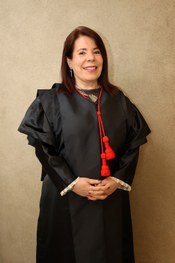 Doutora Katia Valverde Junqueira