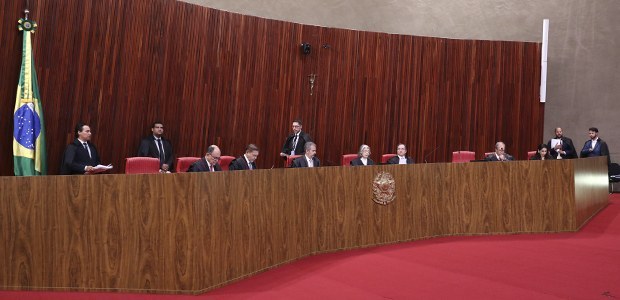 TSE aprova calendário eleitoral e regulamenta uso de IA nas Eleições 2026