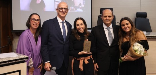 A atual diretora da EJE-RE, desembargadora Eleitoral Daniela Bandeira de Freitas, e o ex-diretor...