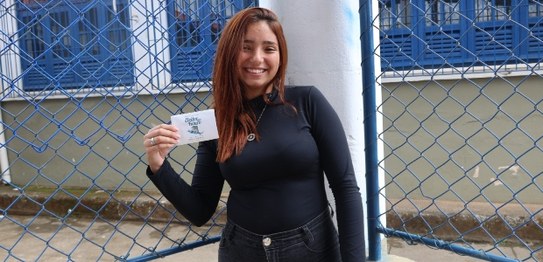 A estudante Yasmin, de 17 anos, aproveitou a ação do TRE-RJ para tirar o primeiro título