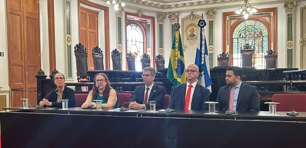 (da esq.p/dir) desembargadora eleitoral Daniela Bandeira; advogada Vânia Aieta;  presidente do T...