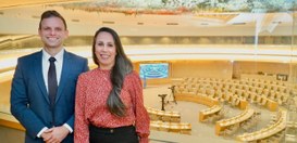 Dirigentes da EJE-RJ representam o TRE-RJ em apresentação na ONU A diretora da Escola Judiciária Eleitoral do Rio de Janeiro (EJE-RJ), desembargadora Daniela Ban...