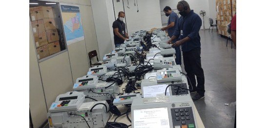 Itatiaia: urnas eletrônicas são preparadas para o pleito de domingo (13)