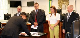 Presidente do TRE-RJ, desembargador Elton Leme, ladeado pelo juiz auxiliar da Presidência Marcel...