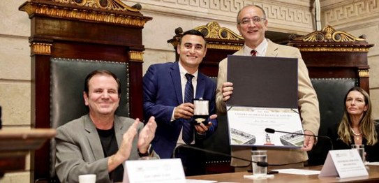 Cerimônia de entrega da Medalha do Centenário do Palácio Pedro Ernesto