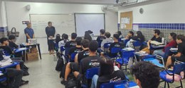 Projeto TRE Vai à Escola em Nova Iguaçu, no Colégio Lattos, sob o comando da juíza Angélica dos ...