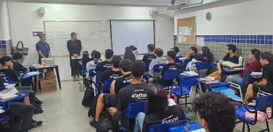 Projeto TRE Vai à Escola em Nova Iguaçu, no Colégio Lattos, sob o comando da juíza Angélica dos ...
