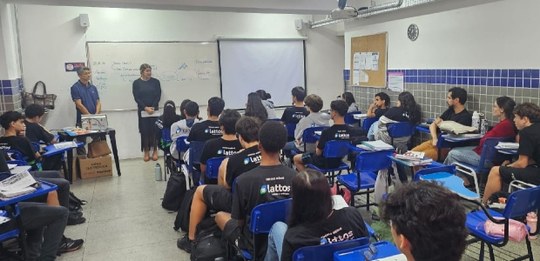Projeto TRE Vai à Escola em Nova Iguaçu, no Colégio Lattos, sob o comando da juíza Angélica dos ...