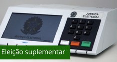Imagem de uma urna eletrônica ao fundo. Abaixo, à esquerda, em um retângulo verde lê-se "Eleição...