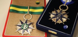 Presidentes do TSE, do STF e do STJ estão entre os agraciados; medalhas reconhecem serviços pres...