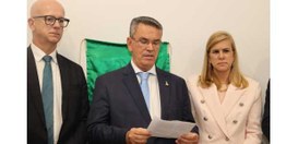 Da esquerda para a direita, o corregedor regional eleitoral, o presidente do TRE-RJ e a presiden...