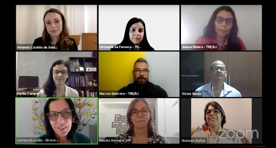 TRE-RJ posse novos servidores de 10 de maio de 2021 Print da tela da solenidade de posse, realizada de forma remota, onde podem ser vistos os três n...