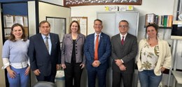 (da esq.p dir.) Diretora-geral, Eline Iris; presidente do TRE-RJ, desembargador Peterson Simão; ...